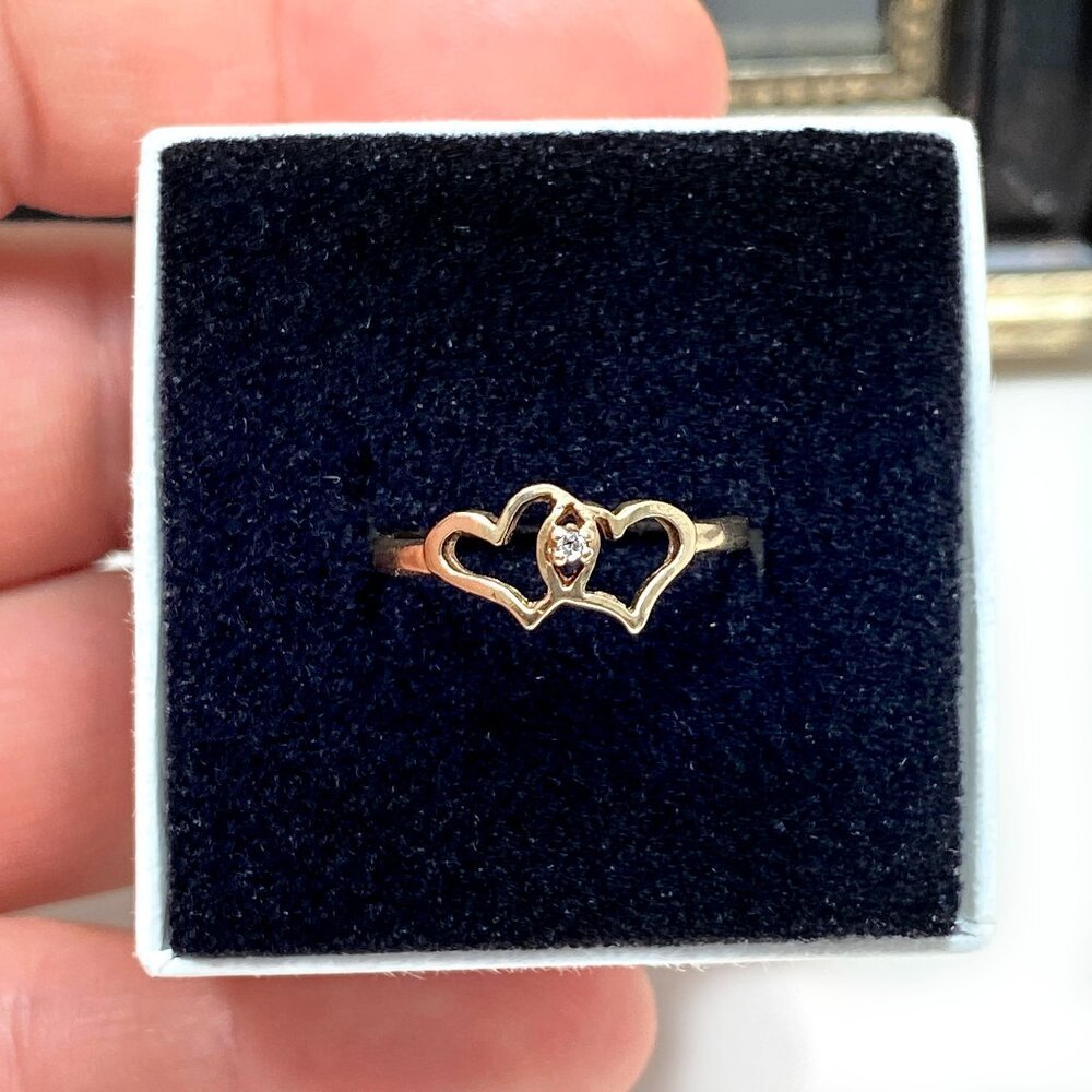 10k Solid Yellow Gold Genuine Diamond Heart Estate Ring (size 6.75)